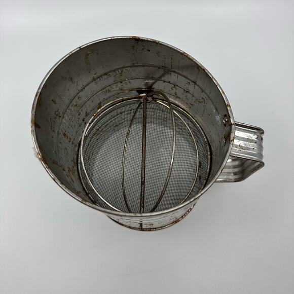 Vintage Bromwell's 5 Cup Crank Handle Measuring Flour Sifter Made in USA - Picture 5 of 8